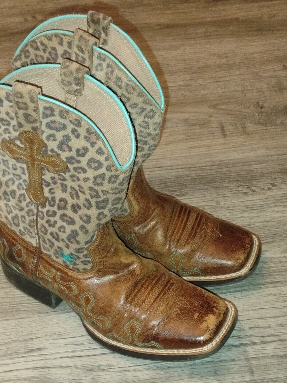 Ariat Leopard Print Western Cowgirl Boots with Turquoise Trim Girl Size 2